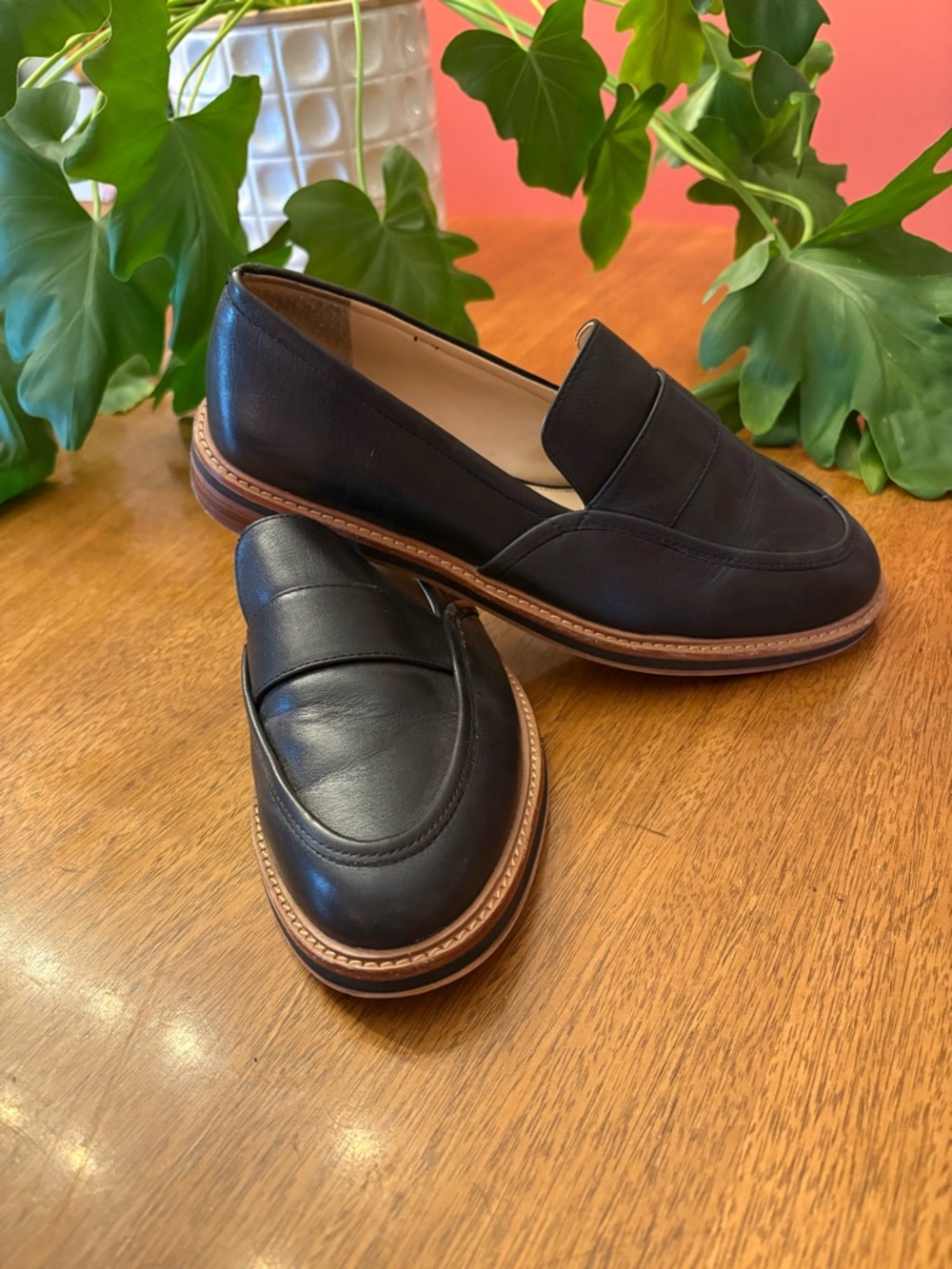 Vince Camuto Women’s Black Leather Penny Loafers with Tan Trim Jorda 7
